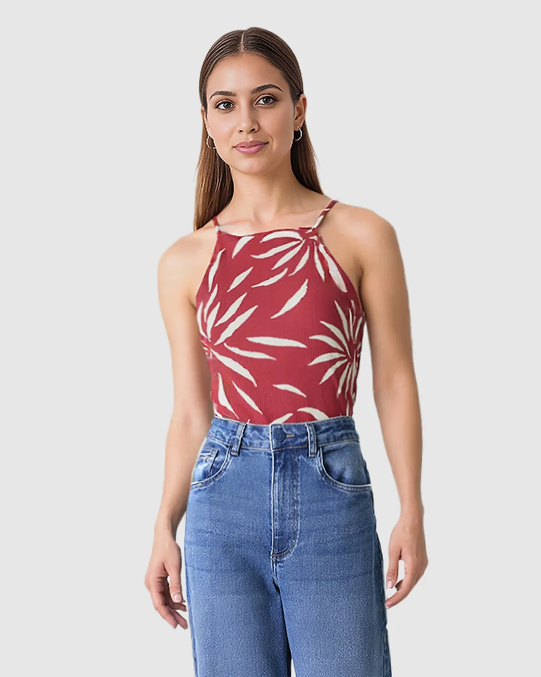 Veja esta oportunidade Regata Feminina Decote Halter Alça Fina Em Malha Viscose Canelada Vermelho -…