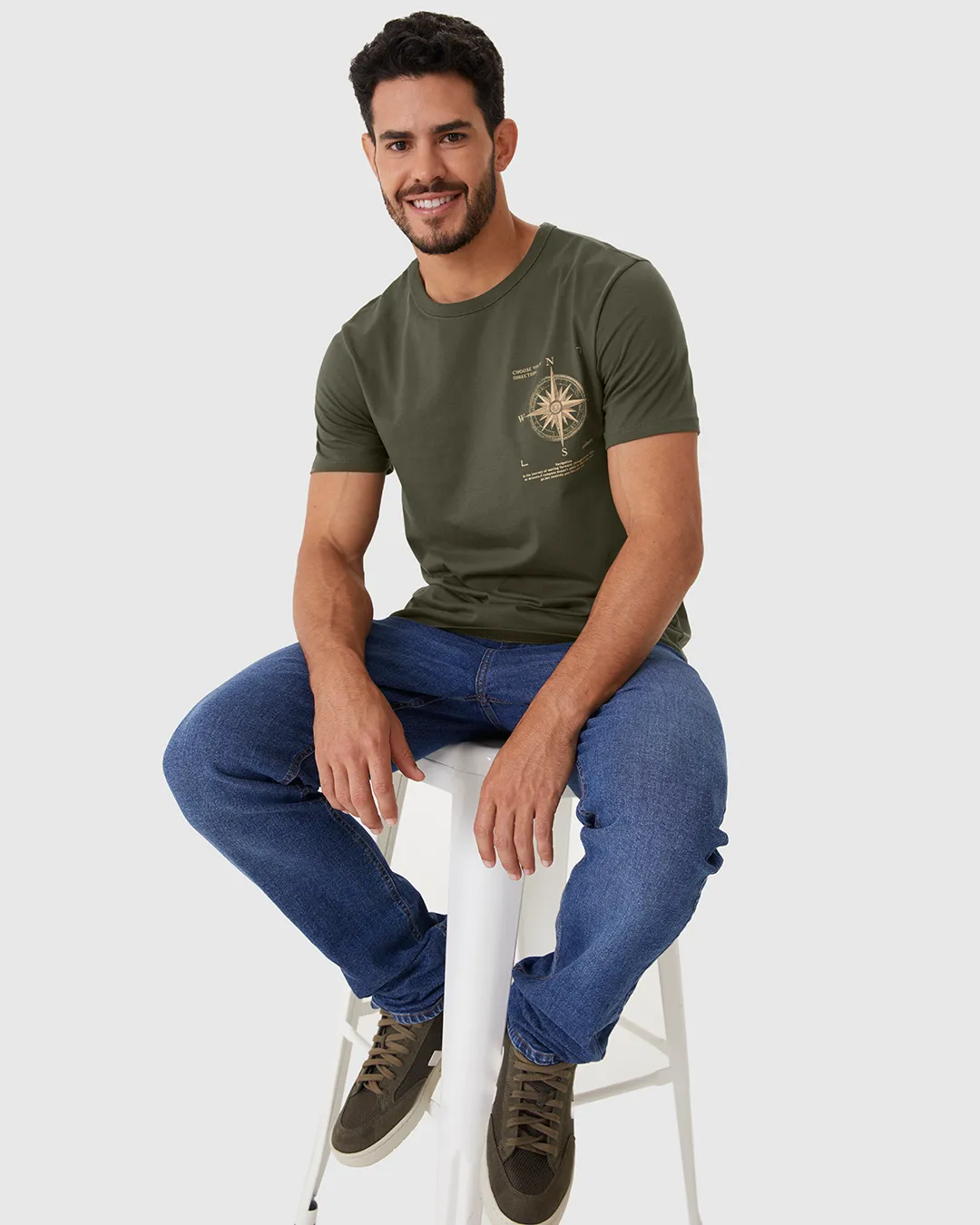 Promoção para comprar pagando menos: Camiseta Masculina Slim Decote Redondo Estampa Frontal Em Algodão Verde…